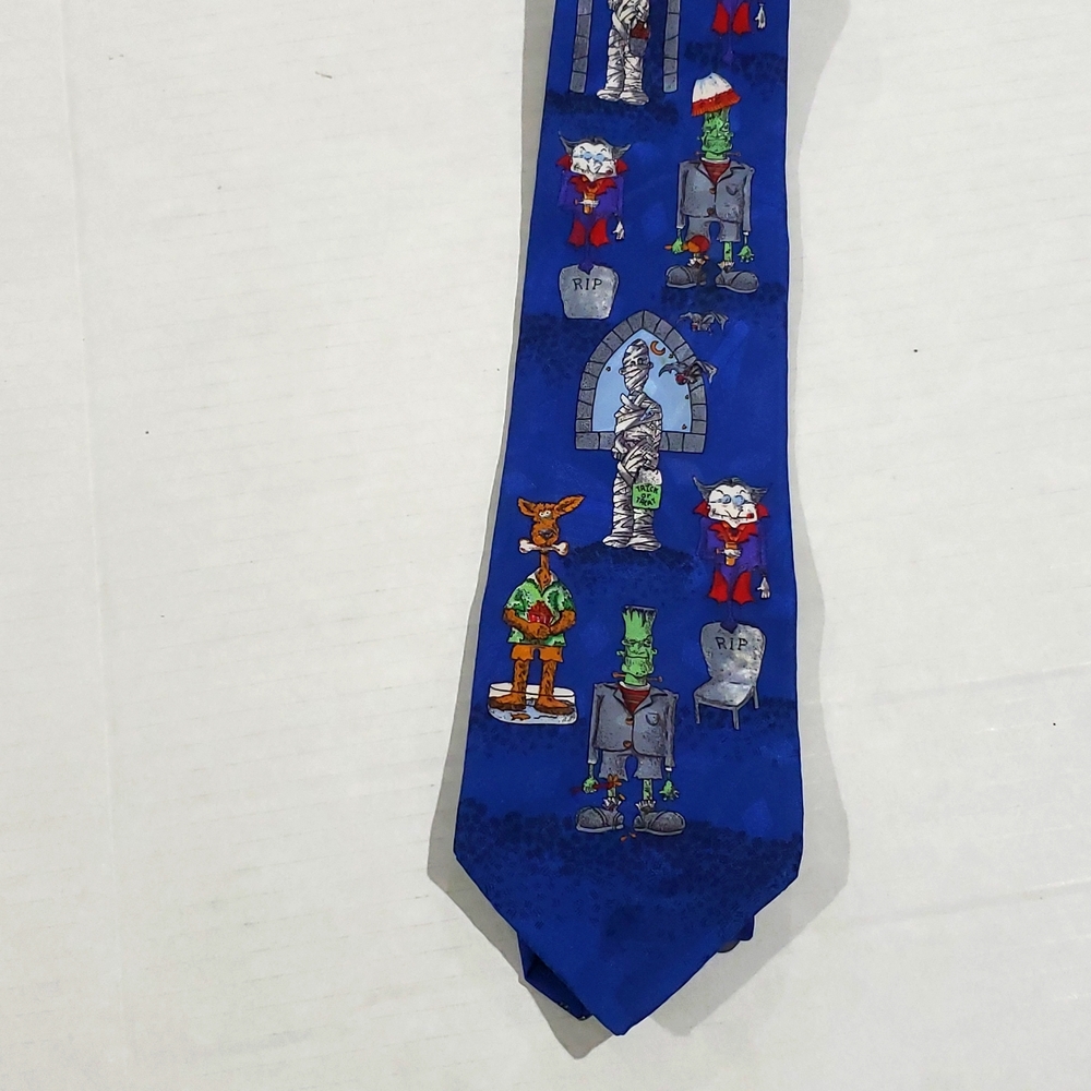 Hallmark Halloween mummy Frankenstein vampire tie 100% italian silk